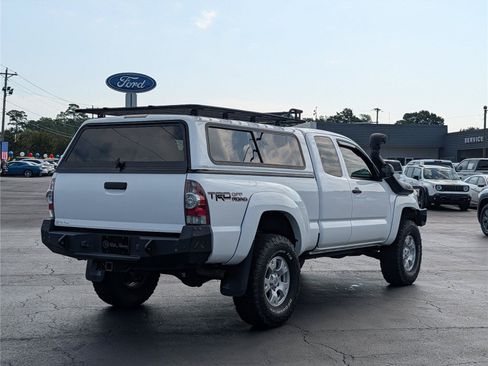 Used 2015 Toyota Tacoma 4x4 Access Cab V6 w/ TRD Off-Road Package image 5