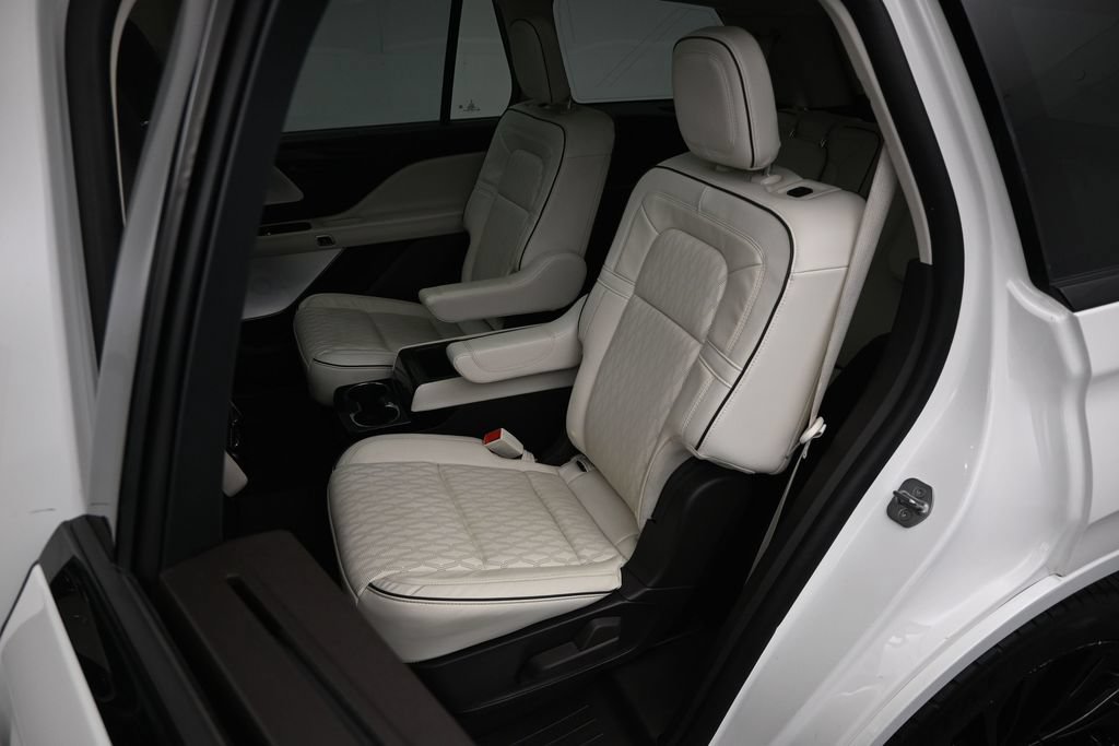 Used 2023 Lincoln Aviator Black Label w/ Jet Package AWD/4WD image 13