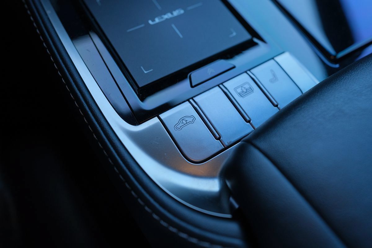 Used 2018 Lexus LS 500 F Sport w/ Performance Package RWD image 26