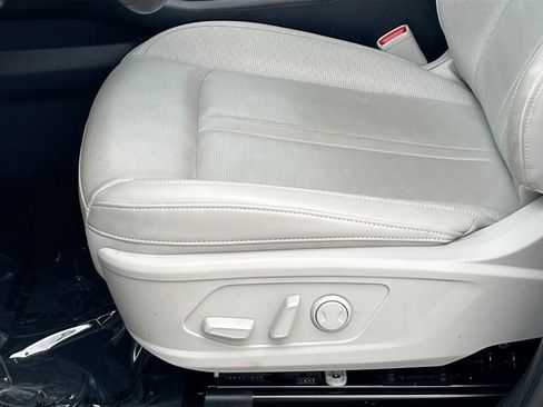 Certified 2025 Kia Sorento EX image 18