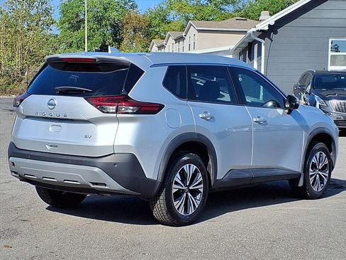 Used 2021 Nissan Rogue SV w/ Premium Package image 7