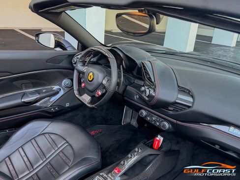 Used 2018 Ferrari 488 Spider image 30