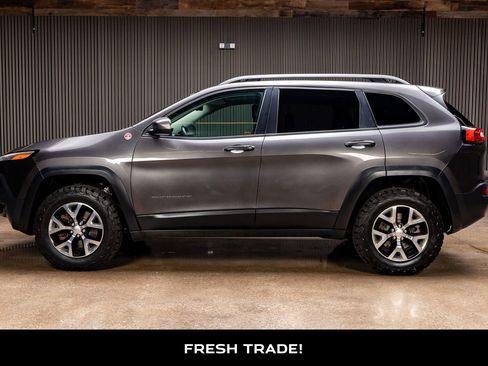 Used 2018 Jeep Cherokee Trailhawk w/ Comfort & Convenience Group image 5