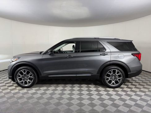 Used 2025 Ford Explorer Platinum w/ Ultimate Package image 9