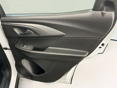 Used 2025 Chevrolet TrailBlazer LT image 30