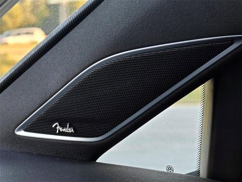 Used 2019 Volkswagen GTI SE image 16