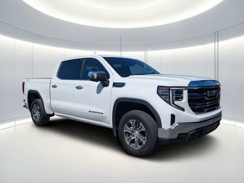 Used 2025 GMC Sierra 1500 SLT AWD/4WD image 1