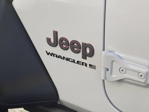 New 2026 Jeep Wrangler Unlimited Rubicon w/ Technology Group AWD/4WD image 8