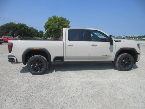 New 2026 GMC Sierra 2500 AT4 w/ AT4 Premium Plus Package AWD/4WD image 3