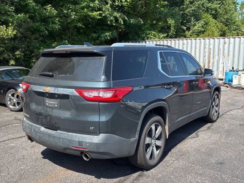 Used 2018 Chevrolet Traverse LT FWD image 2