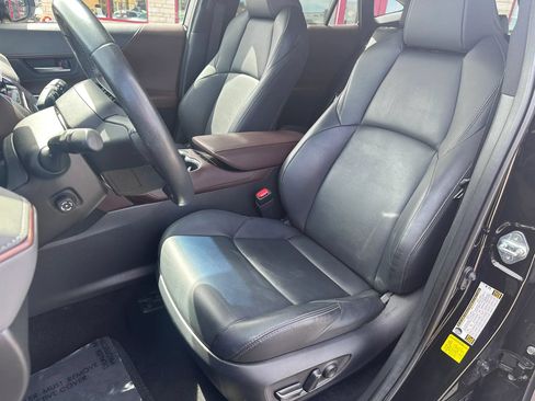 Used 2024 Toyota Venza XLE AWD/4WD image 10