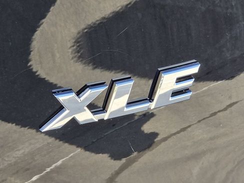 Used 2025 Toyota RAV4 XLE FWD image 11