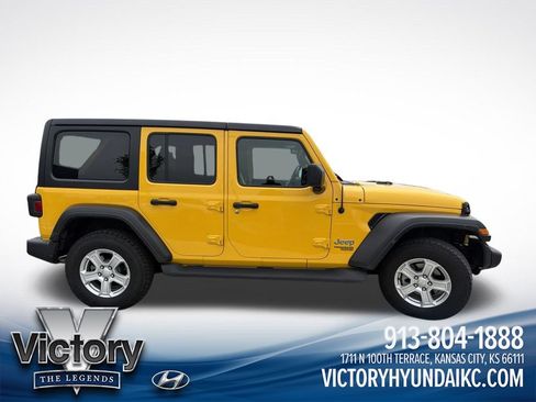 Used 2019 Jeep Wrangler Unlimited Sport S AWD/4WD image 4