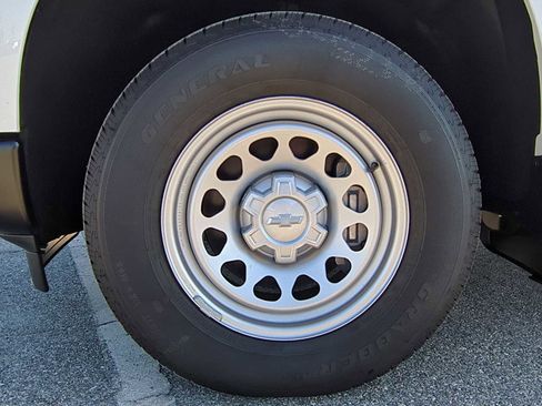 Used 2026 Chevrolet Silverado 1500 W/T image 27