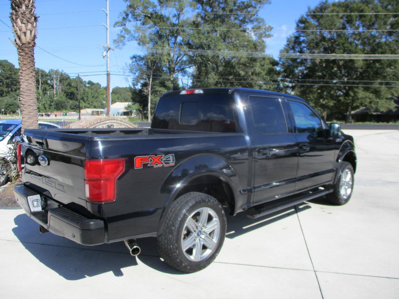 Used 2018 Ford F150 XLT w/ Equipment Group 302A Luxury AWD/4WD image 26