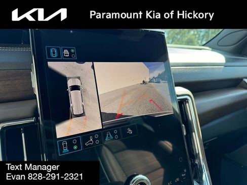 Used 2025 GMC Yukon XL Denali Ultimate image 10