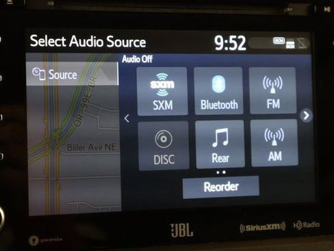 Used 2019 Toyota Sienna SE image 23