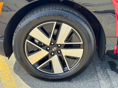 New 2026 Hyundai Ioniq 9 SEL w/ Tow & Go Package image 9