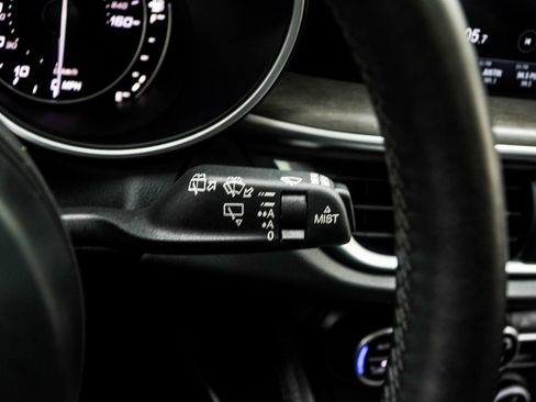 Used 2023 Alfa Romeo Stelvio Ti image 34