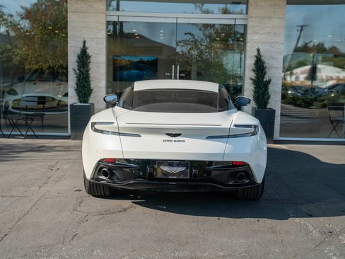 Used 2021 Aston Martin DB11 V8 image 41