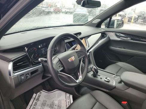 Used 2025 Cadillac XT6 Premium Luxury w/ LPO, Floor Liner Package AWD/4WD image 29