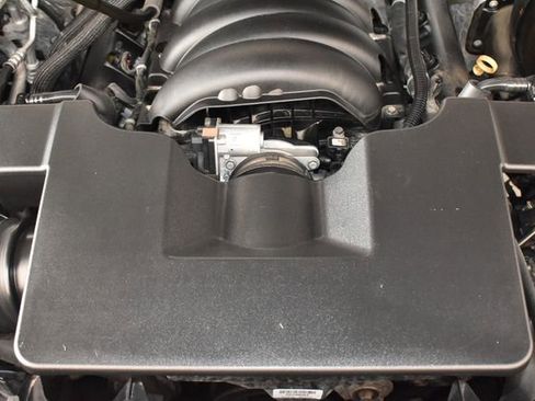 Used 2018 Chevrolet Tahoe LT w/ Luxury Package image 4