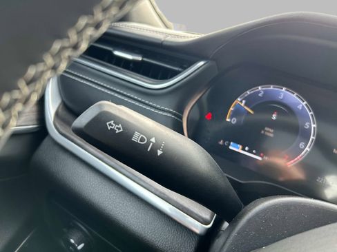 Used 2023 Jeep Grand Cherokee Overland w/ Luxury Tech Group IV image 30