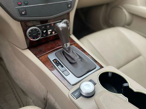 Used 2010 Mercedes-Benz C 300 Sedan image 17