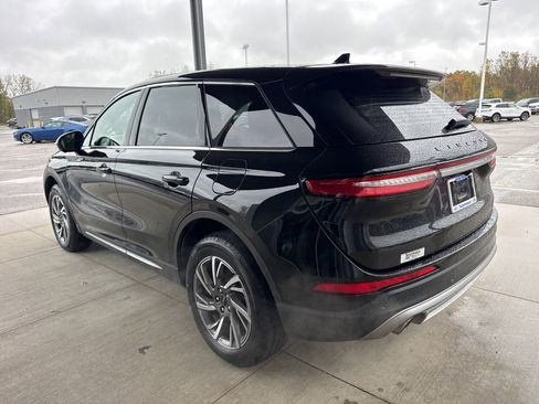 Used 2023 Lincoln Corsair AWD w/ Equipment Group 101A image 4