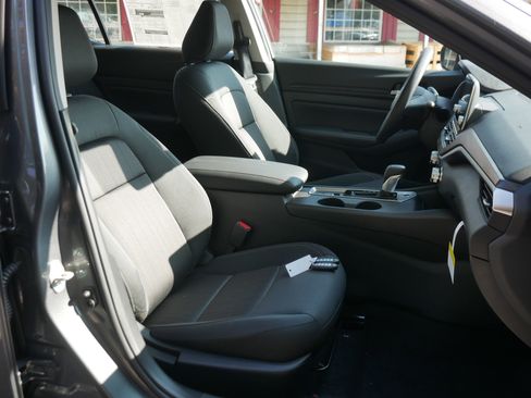 New 2025 Nissan Altima 2.5 SV image 22