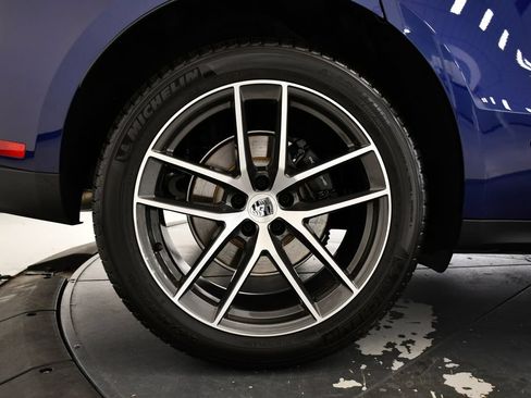 Certified 2026 Porsche Macan AWD/4WD image 18