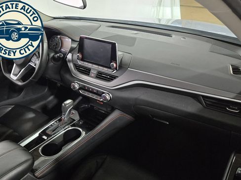 Used 2025 Nissan Altima 2.5 SR FWD image 33