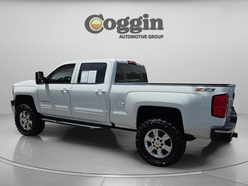 Used 2017 Chevrolet Silverado 2500 LT w/ LT Fleet Convenience Package AWD/4WD image 3