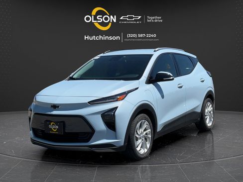 Certified 2023 Chevrolet Bolt EUV LT w/ Comfort Package FWD image 9