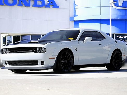 Used 2019 Dodge Challenger SRT Hellcat Redeye image 1