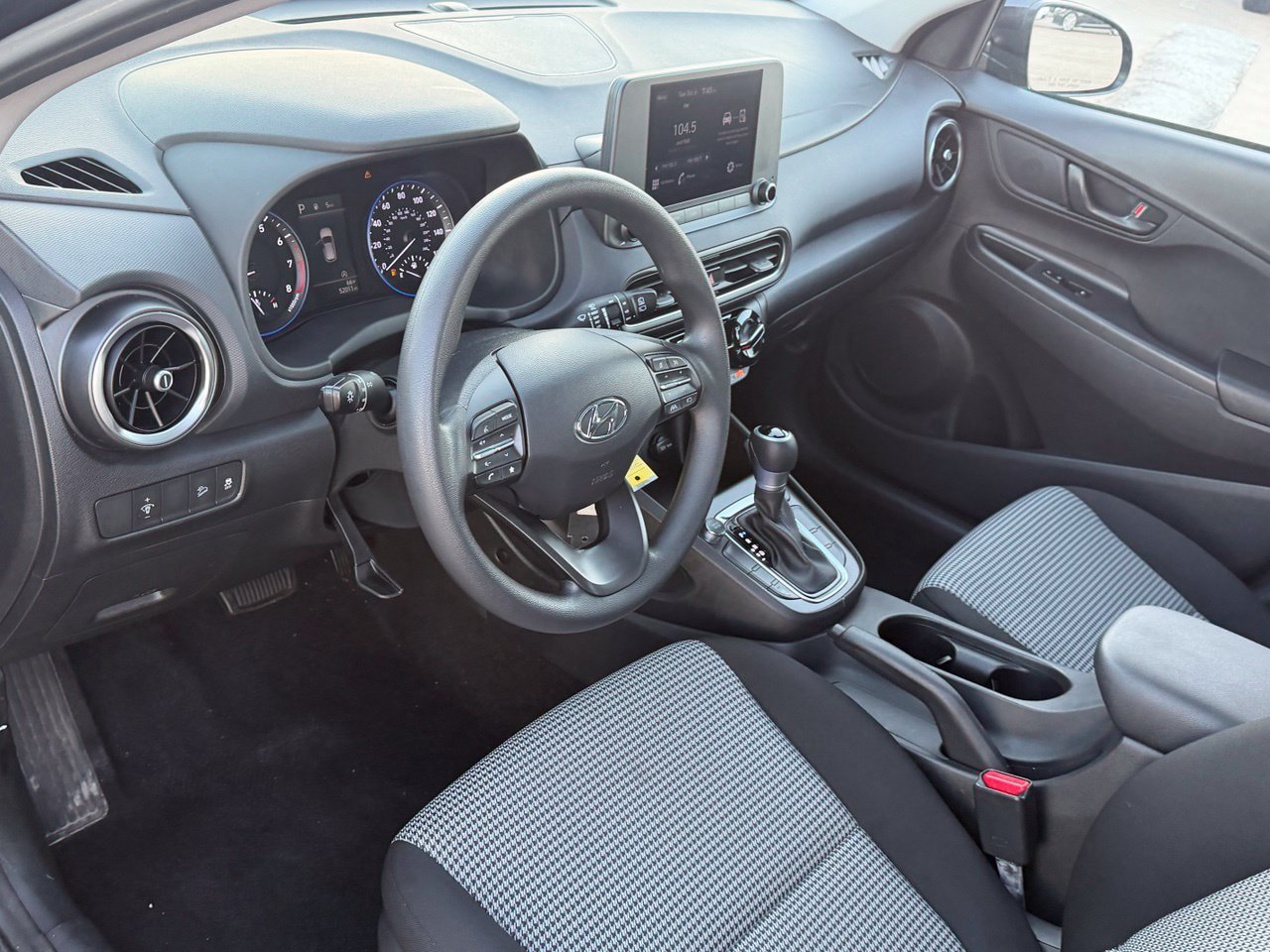 Used 2022 Hyundai Kona SE FWD image 13