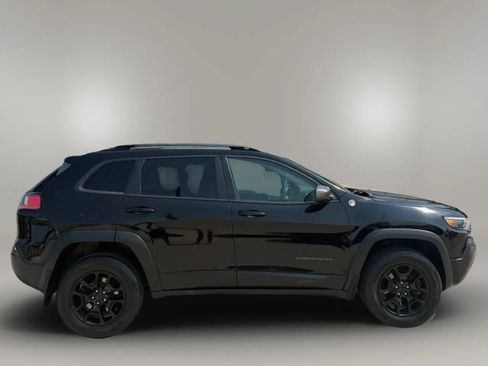 Used 2019 Jeep Cherokee Trailhawk w/ Cold Weather Group AWD/4WD image 8