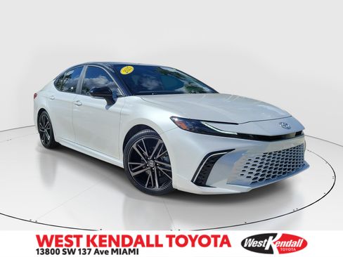 Certified 2025 Toyota Camry XSE FWD image 1