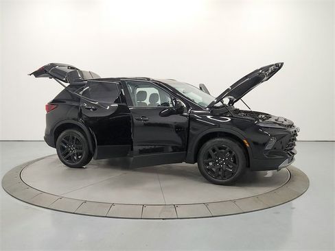 New 2026 Chevrolet Blazer LT w/ Convenience Package image 16