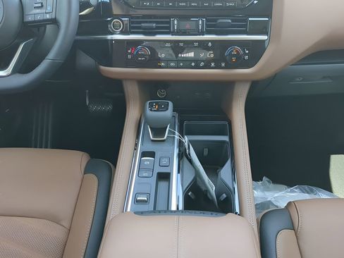 Certified 2024 Nissan Pathfinder Platinum w/ Cargo Package image 18