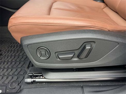 Certified 2025 Audi Q3 2.0T Premium w/ Convenience Package image 19