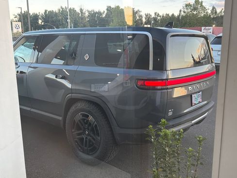 Used 2023 Rivian R1S Adventure AWD/4WD image 6