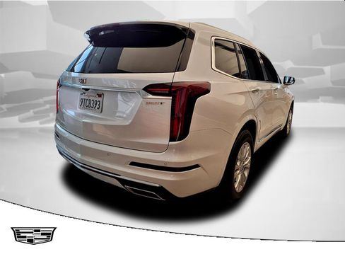 Used 2025 Cadillac XT6 Luxury image 2