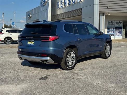 Used 2025 GMC Acadia Denali FWD image 3