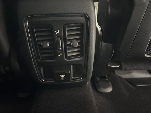 Used 2020 Jeep Grand Cherokee Altitude image 28