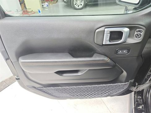 Used 2021 Jeep Gladiator Mojave image 32