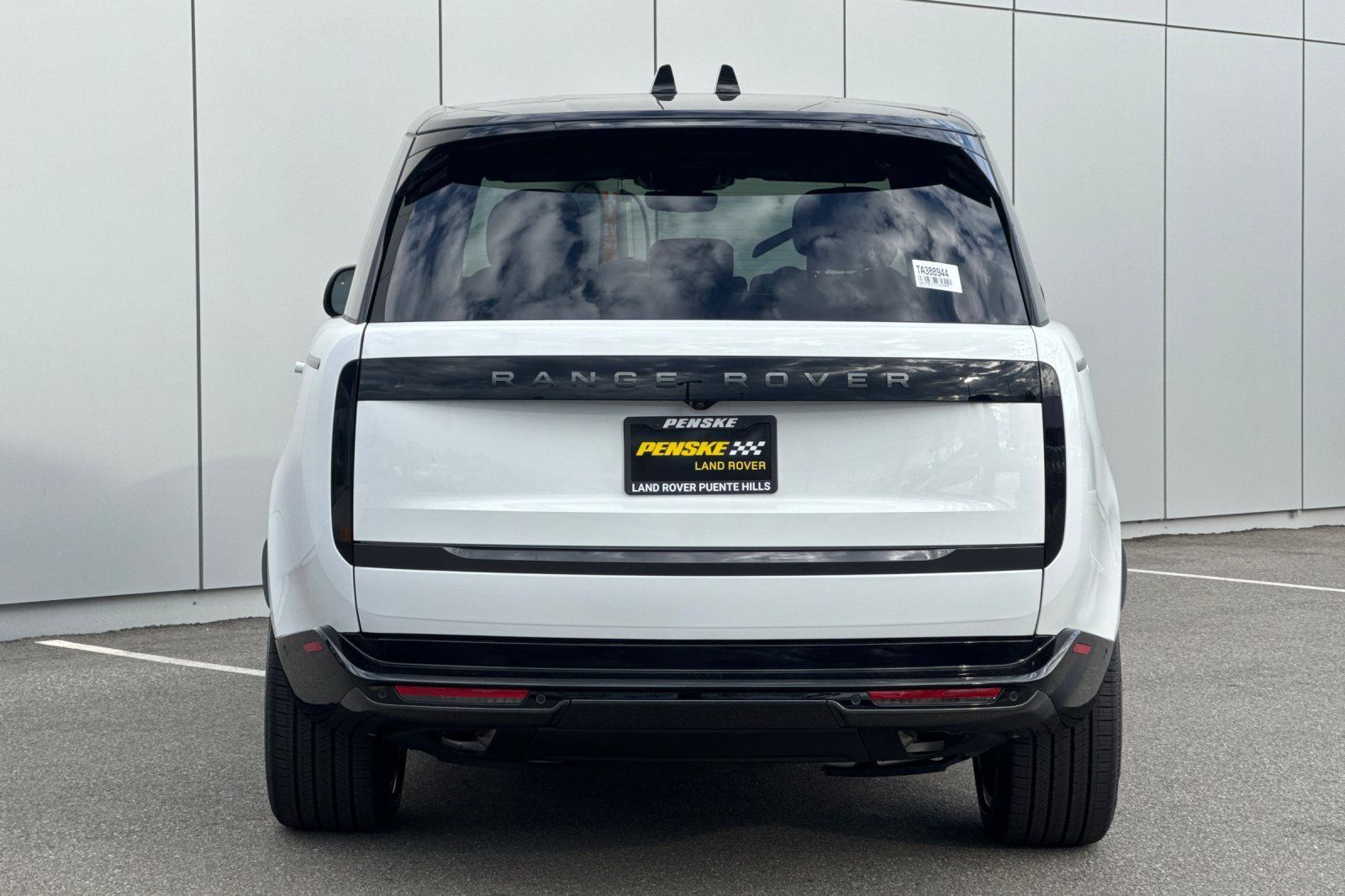New 2026 Land Rover Range Rover Long Wheelbase SE AWD/4WD image 4
