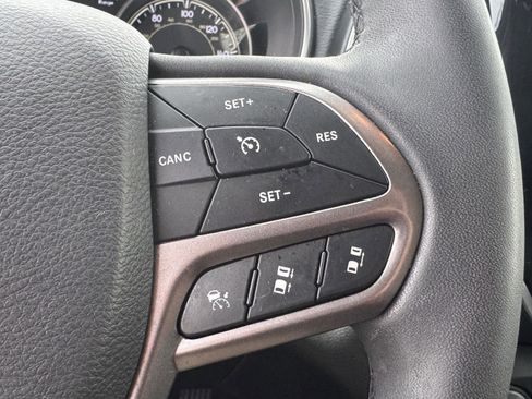 Used 2022 Jeep Cherokee Limited w/ Elite Package AWD/4WD image 15