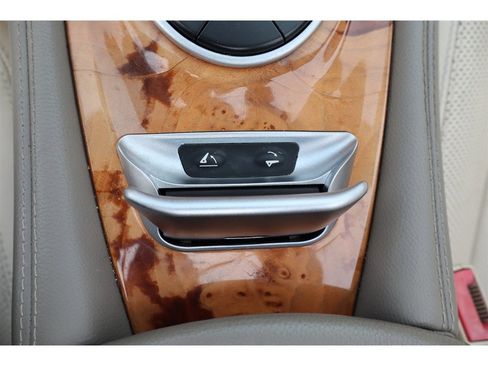 Used 2009 Mercedes-Benz SL 550 image 23