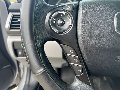Used 2013 Honda Accord LX image 19